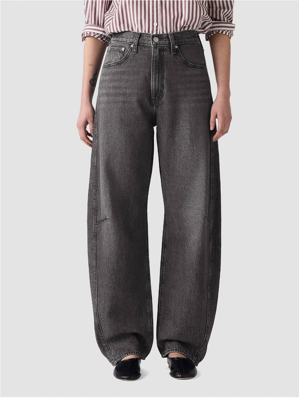 Levis Cinch Barrel Jeans in Washed Black - ( Past Lives) Women size 28